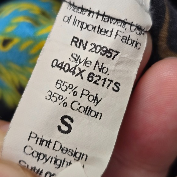 Tori Richard Shirt Mens Small Sleeve Tropical Hawaiian Longboard Button Up READ - Picture 10 of 14